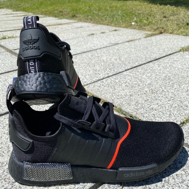 9.9成新正貨 Adidas NMD R1 Carbon black 碳纖維黑 經典鞋 Boots