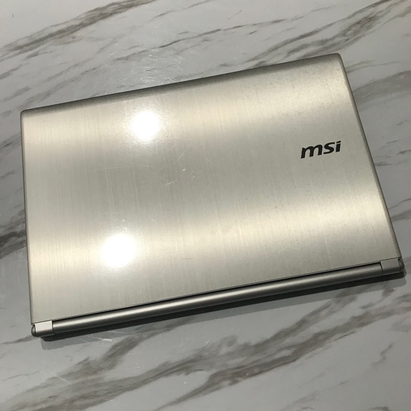 [二手9成新] MSI 筆電 付筆電袋子 「型號：MS-16H6」
