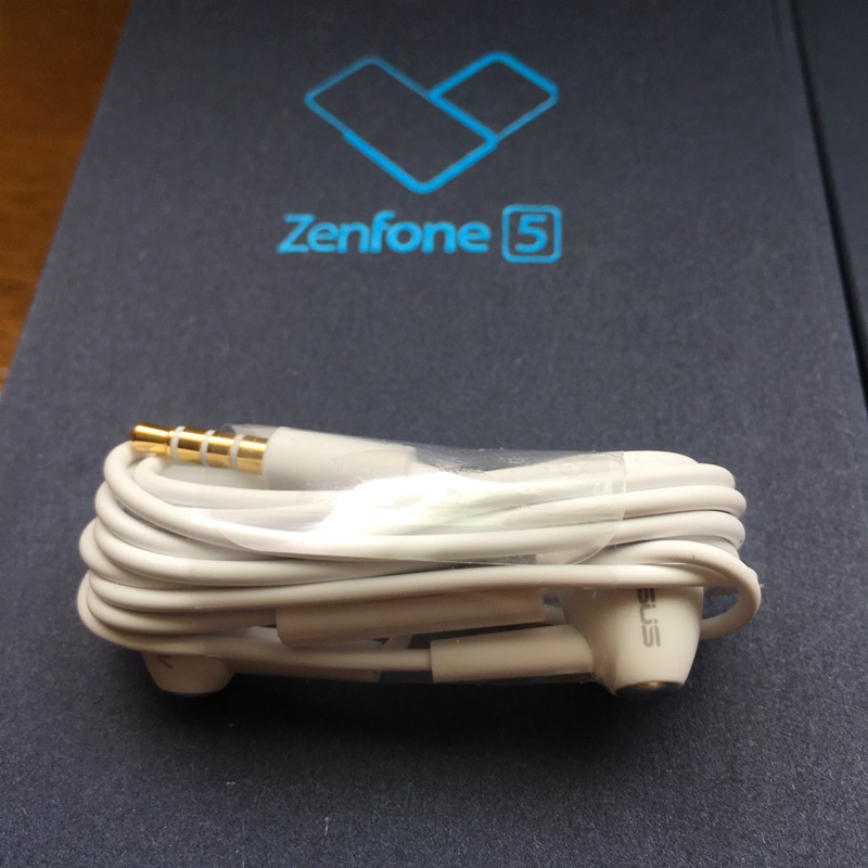華碩Asus Zenfone 5ze620KL 全新原廠附贈耳道式耳機—買就送全新透明果凍手機保護殼