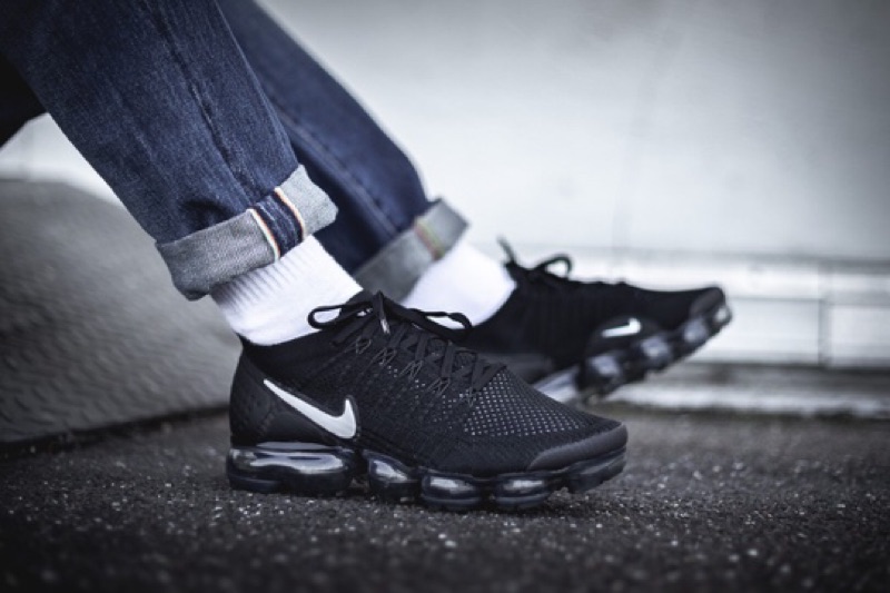 nike air vapormax 2.0 black white