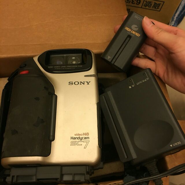 2430円 【返品不可】 動作品 SONY VideoHi8 Handycam CCD-SC7