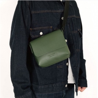 現貨韓國ins胸包mini斜背包男設計同款pu質感小方包cos包綠色黑色手機包男款