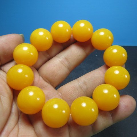 【優家藝】高檔漂亮金田黃色琥珀蜜臘造型手珠19mm(網路特價品、限量5件)市價350元