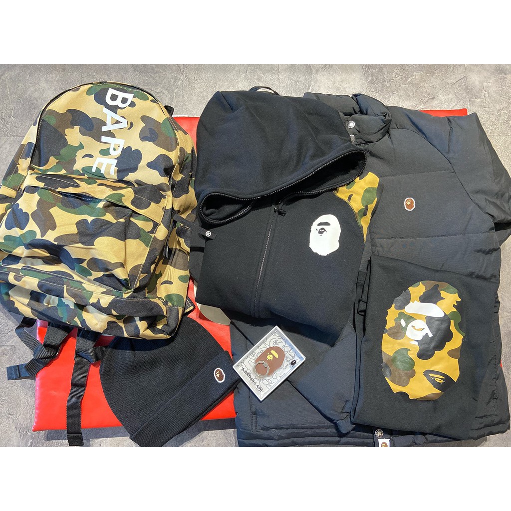 全新現貨 BAPE BAG 2020男款福袋 (Tee,Full-zip衛衣,夾克,毛帽,後揹包,手機架)兩個尺寸