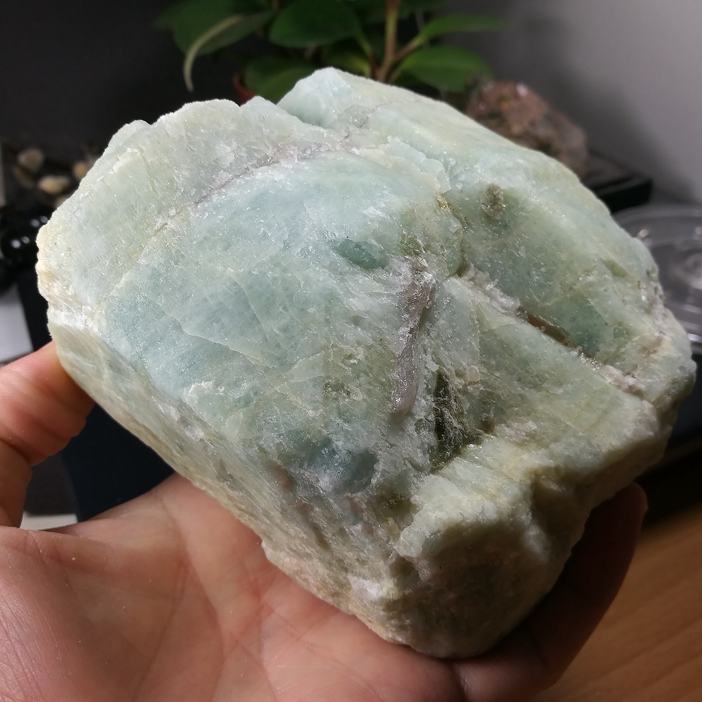 [友克鑫礦業]bc31約重1072g-海水藍寶 原礦 Aquamarine 海藍寶 晶礦 共生雲母 原石 綠柱石