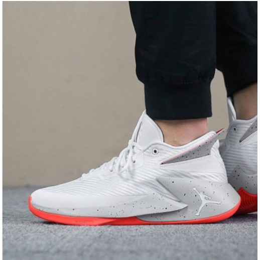 jordan fly lockdown black and red