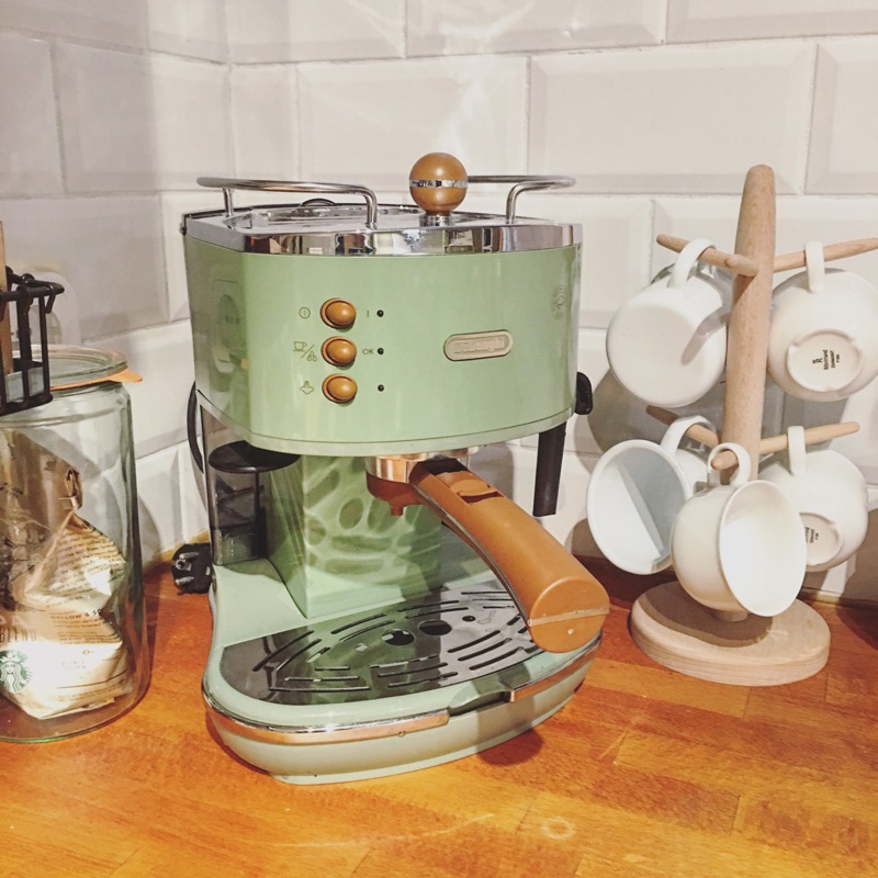 義大利DeLonghi Icona系列半自動 義式濃縮咖啡機-橄欖綠ECO310 Oliver Green 絕版美品