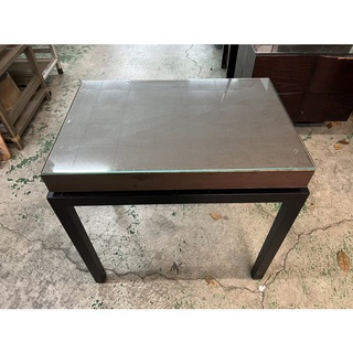 【全國二手傢俱】*樣品屋*強化玻璃面 胡桃木色 長方形小茶几/邊幾/矮桌/沙發桌/泡茶桌/二手傢俱/二手床邊桌/玄關桌