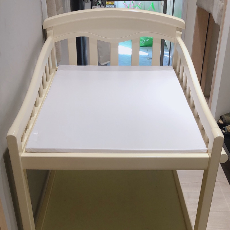 二手童心尿布台/尿布檯（保留中，暫勿下標）