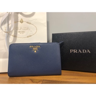 PRADA SAFFIANO MATEL LOGO 防刮皮革拉鍊中夾，全新未使用