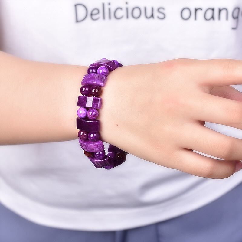 千禧之石”紫龍晶手排手鍊，顏色超美丶晶體潤，尺寸7*18mm它還能被當做二月的誕生石，意味著幸福、