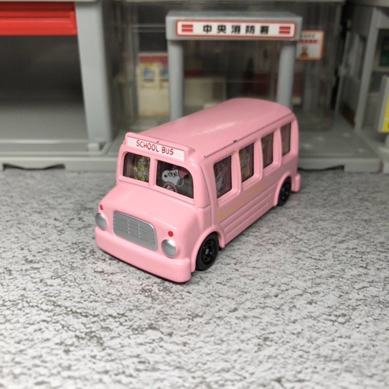 Tomica 史努比粉公車