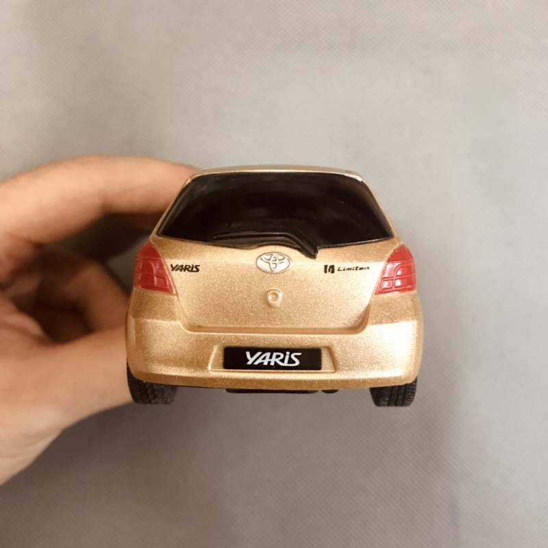 二手｜TOYOTA 台灣豐田原廠迴力車 YARIS 1:32 模型車