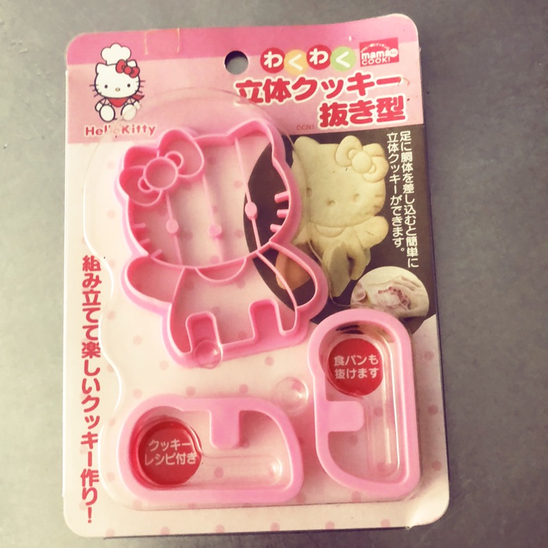 日製全新可愛Hello Kitty 土司麵包造型模