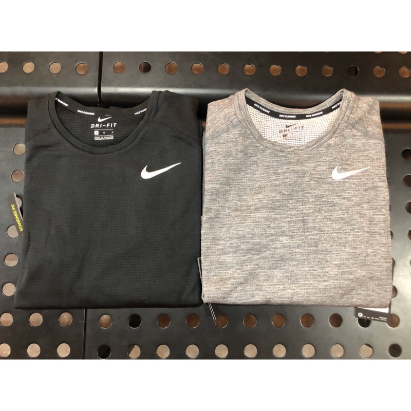 nike pacer top