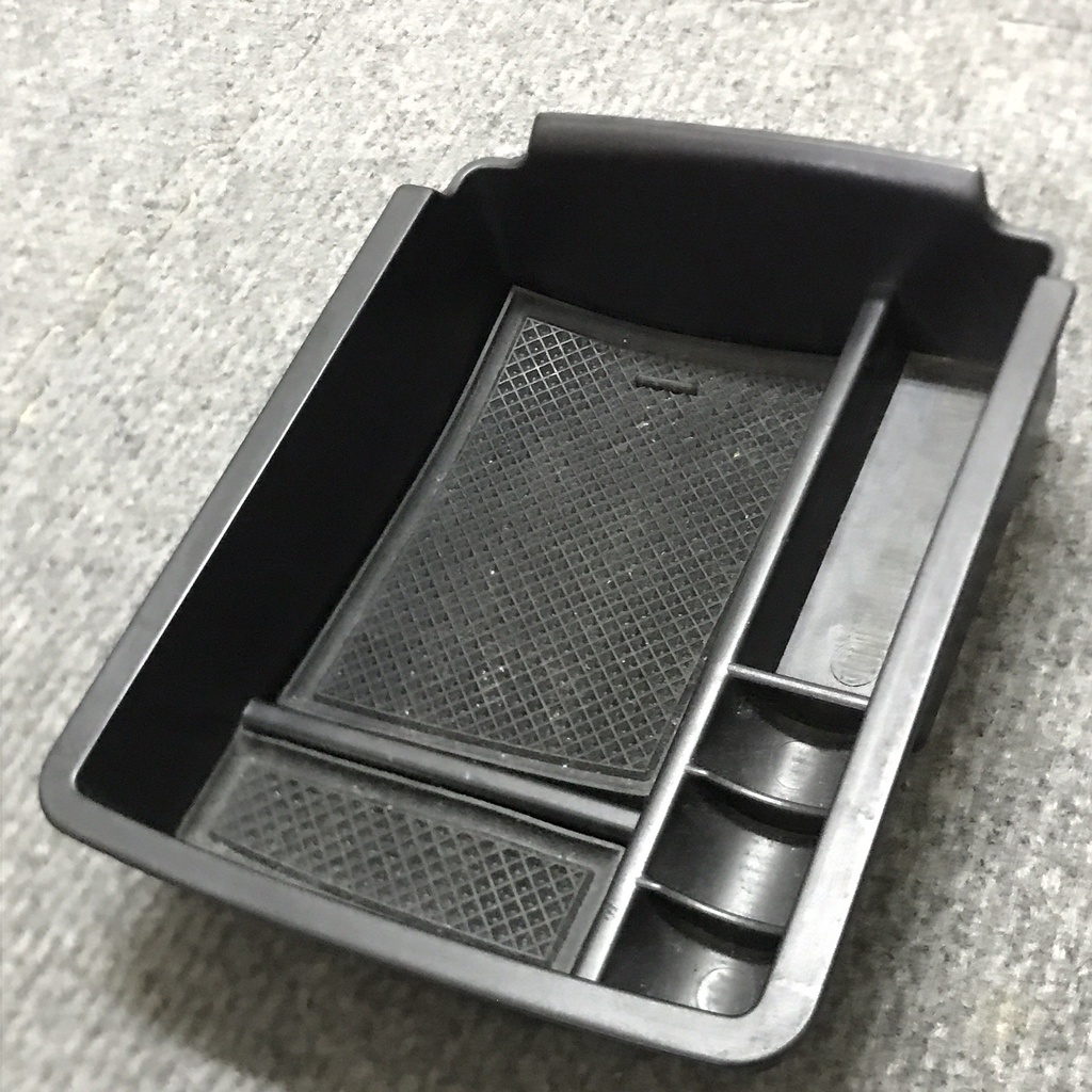 二手福斯 VW GOLF7 7.5 專用 中央扶手置物盒 零錢盒 儲物盒