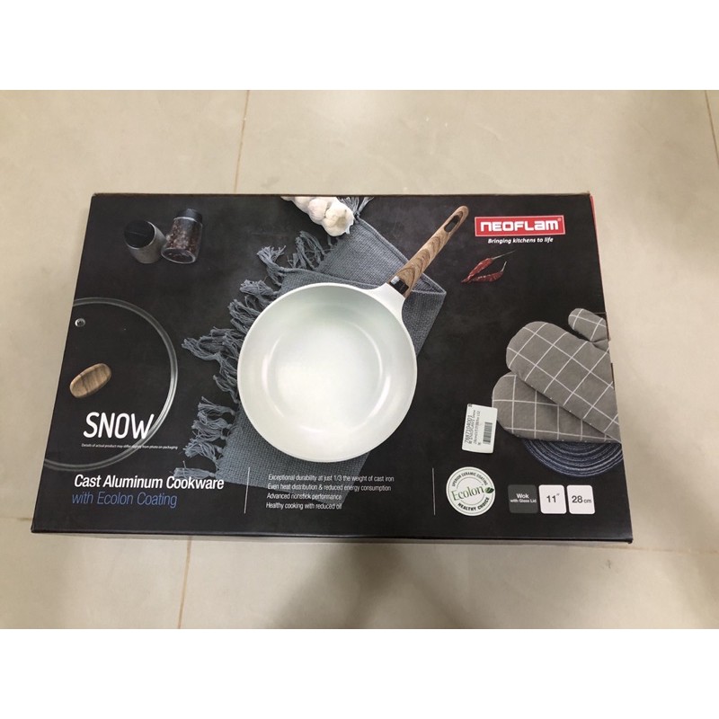 全新，韓國NEOFLAM鍋子 Snow系列 28cm炒鍋+玻璃蓋。  （白色）
