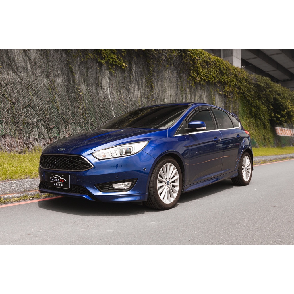 2016 FORD FOCUS 頂級