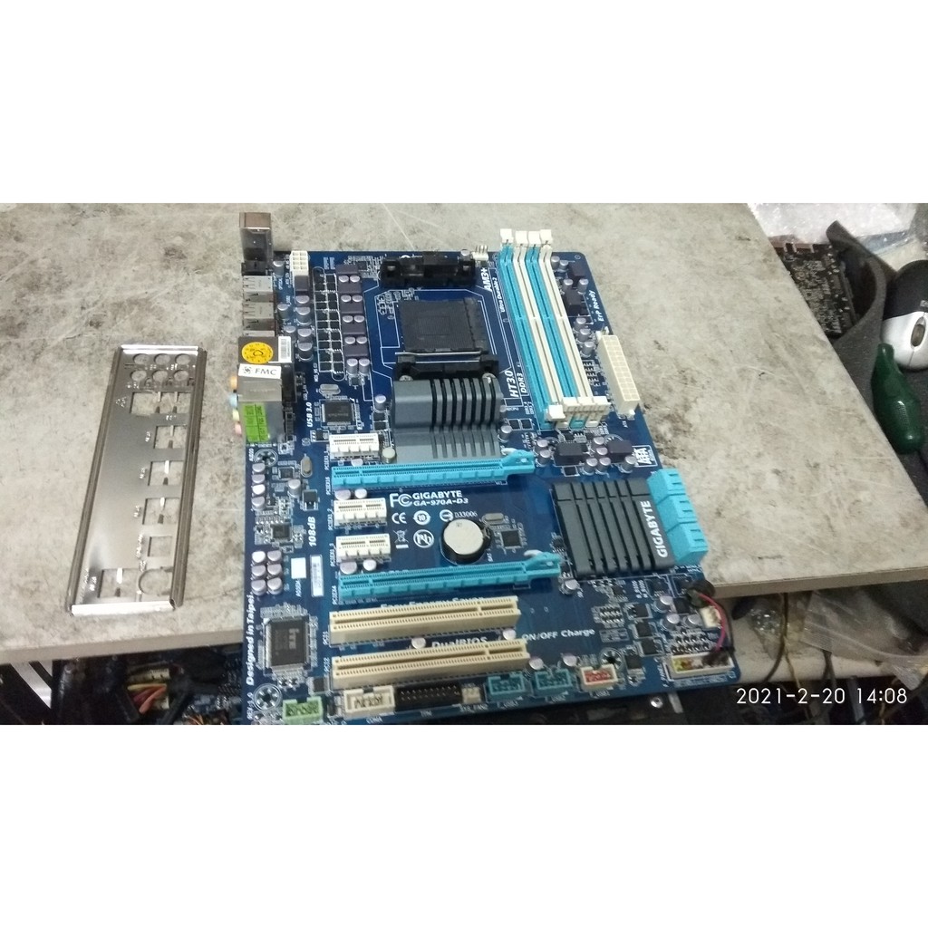 賣2手良品 技嘉GA-970A-D3 REV:1.0  970晶片組 附檔板