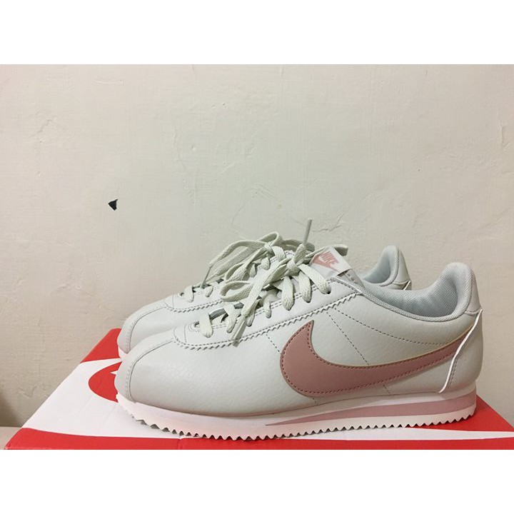 出清台大 全新 WMNS Nike Cortez leather Nike 粉紅勾勾阿甘鞋 UK6.5