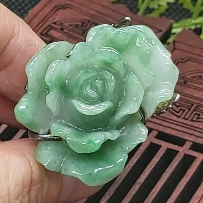 翡翠花靑玫瑰花戒指 綠玫瑰花 翡翠玫瑰花 玫瑰花 尋寶園 蝦皮購物