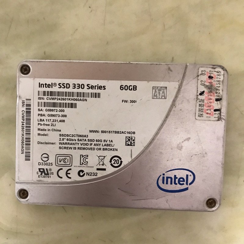 Intel SSD 330 series 60GB，sata3，良品，無溫度顯示，隨便賣250元