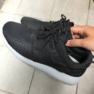 Nike roshe 黑色慢跑鞋