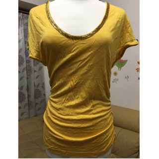 黃色 亮黃色 縫珠 棉 彈性纖維 短袖T恤 上衣 兩側抓皺設計 大U領 圓領 棉T 素面上衣