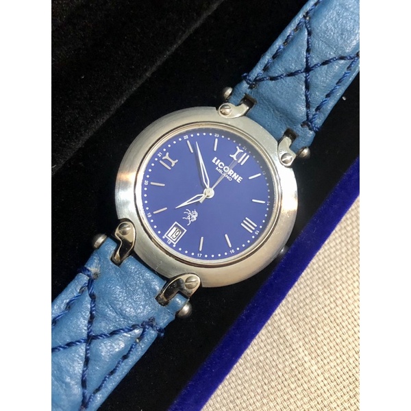 賣啥貨～義大利Licorne 紫藍色錶面皮帶錶。vintage