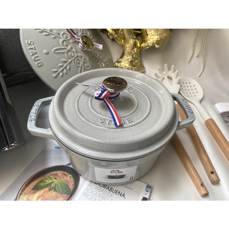 法國🇫🇷staub松露白20圓鑄鐵鍋（現品國外購入）