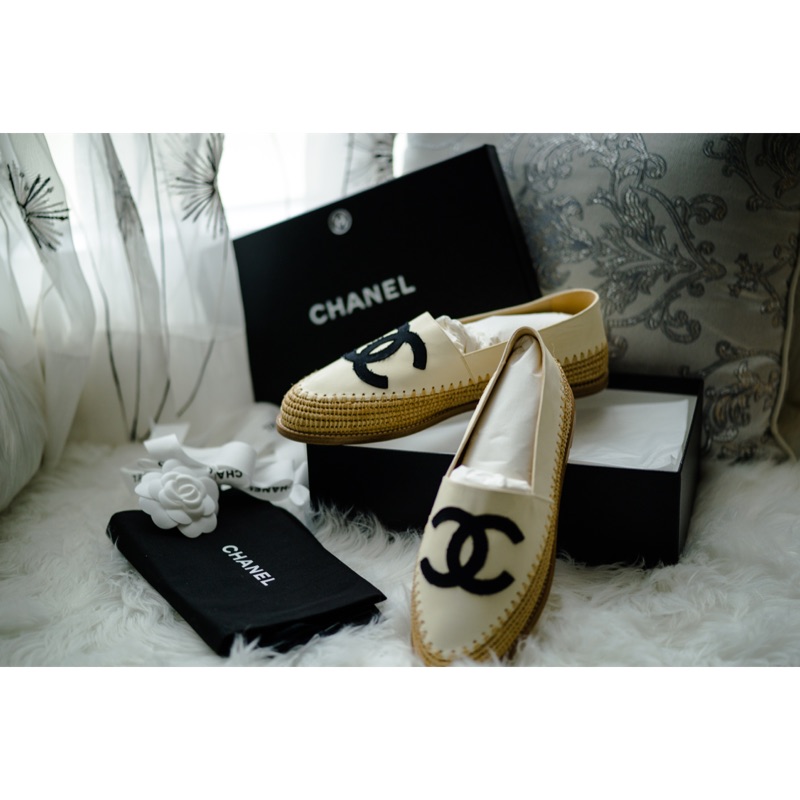 全新 真品 香奈兒Chanel羊皮鉛筆鞋（42 size)