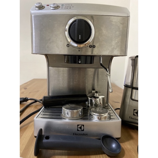 二手—伊萊克斯 義式半自動咖啡機 EES200E（附磨豆機）