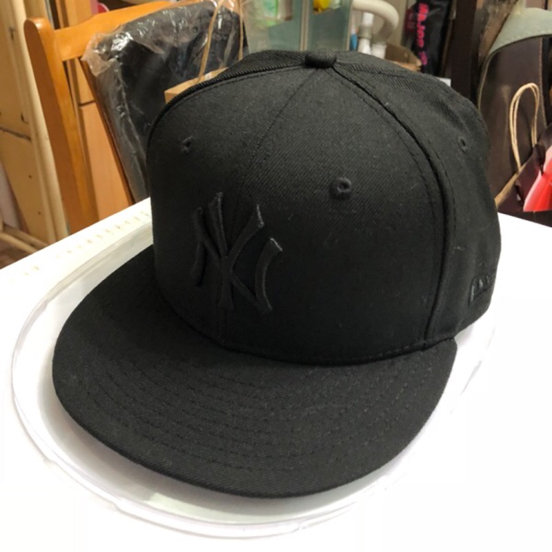 日本原宿購回 全新正品 限量 New Era MLB 帽 全黑 紐約洋基 logo(潮流款)送防塵保護帽盒