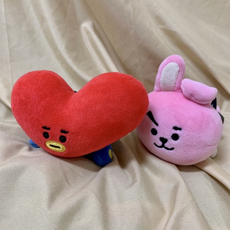 BT21 x line Friends 趴睡娃娃吊飾TATA Cooky