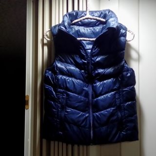 Lativ，立領款.輕羽絨背心(女 S 號) ~ 2 手，8 成新