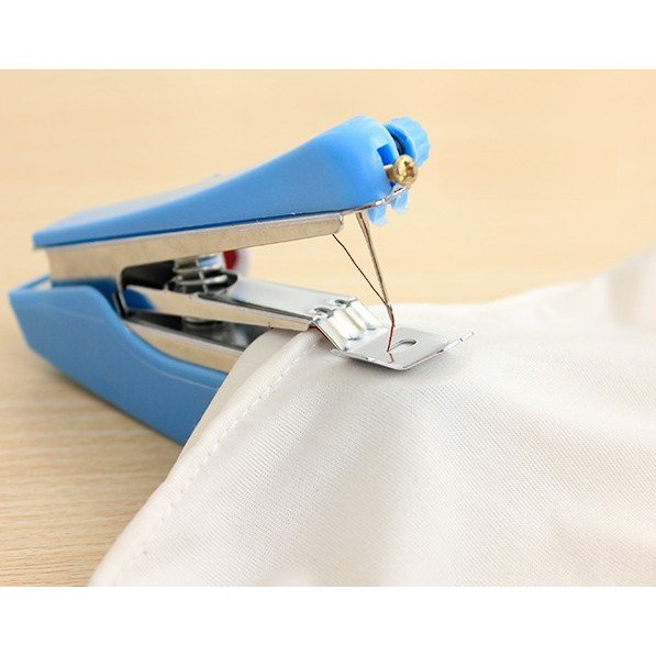 士林發貨 迷你手動縫紉機/便攜式/創意小巧縫紉機/操作簡單 手持縫紉機 迷你縫紉機 縫紉機 迷你縫紉器 袖珍手動縫紉機