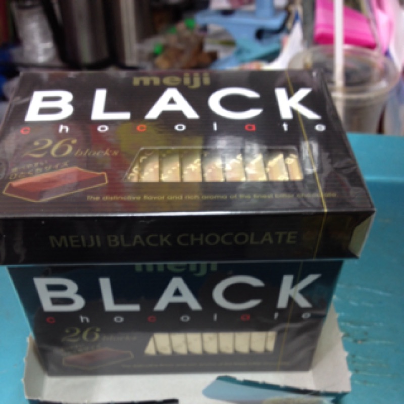 日本明治黑巧克力～也有牛奶巧克力