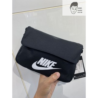 【AND.】NIKE NSW CROSSBODY BACKPACK 側背包 休閒 黑/粉 CW9300-010/19