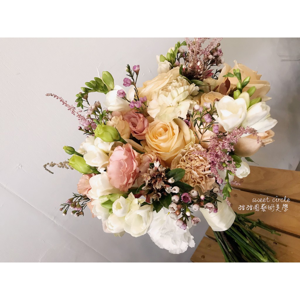 甜甜圈藝術美學 捧花花束新娘捧花求婚花束手拿捧花鮮花花束花束製作客製化花束美式捧花 蝦皮購物