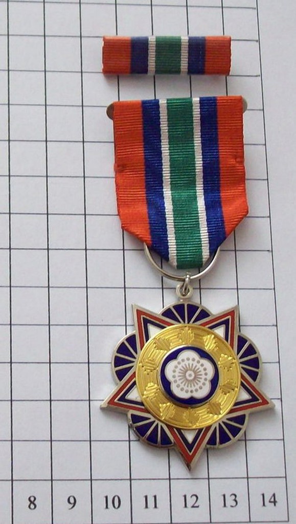可欣台灣精品：陸海空軍乙種二等獎章 Medal of the Armed Forces, B-Second Class