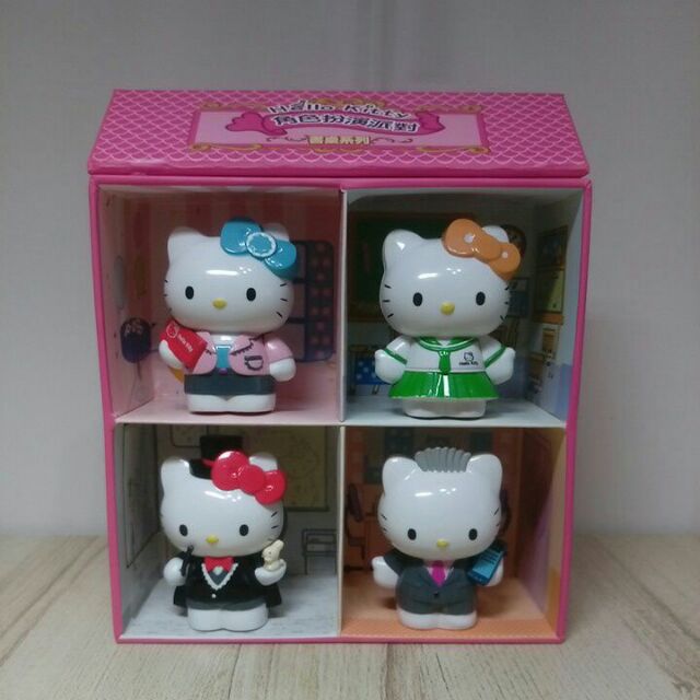 7-11 Hello Kitty 角色扮演派對公仔（書桌系列盒子+公仔四入）