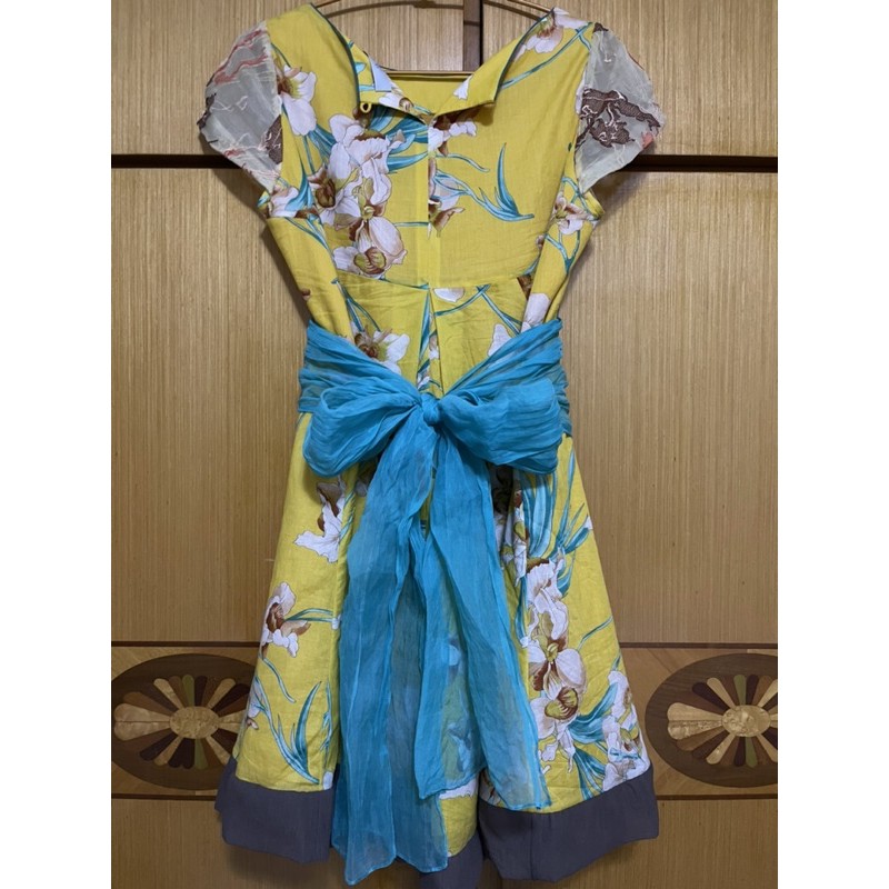 國內設計師許艷玲yen Line黃色花卉腰部綁帶蝴蝶結端莊可愛小洋裝