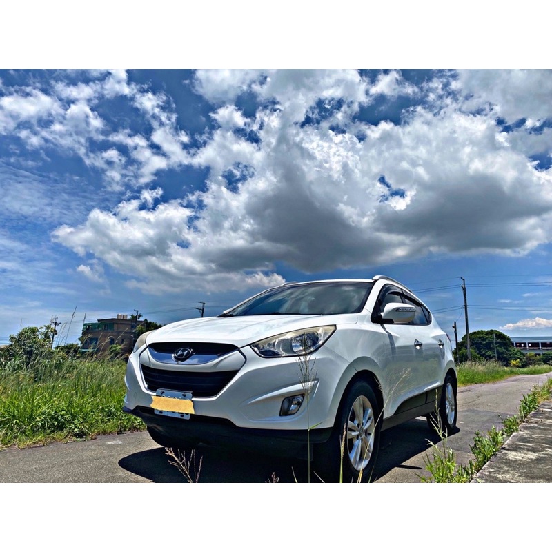 臉書：硬硬的車庫 2012年hyundai ix35 休旅車 二手車 代步車 中古車 全額貸 強力過件 美圖看粉專