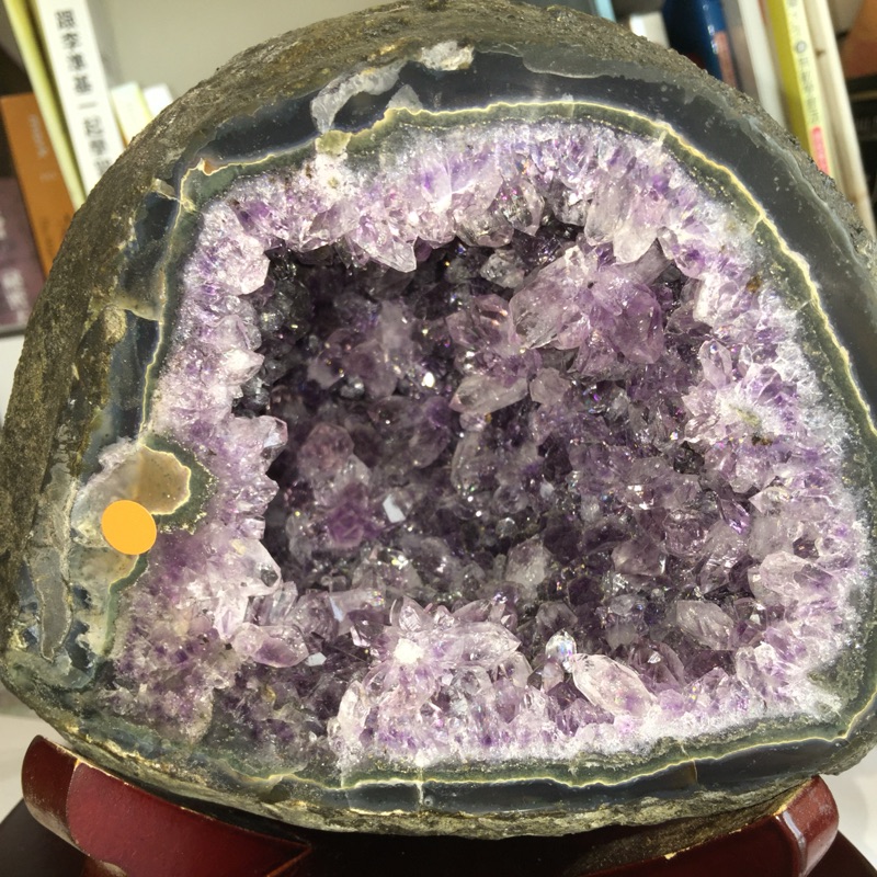 紫水晶洞 長15.5公分  寬14公分 高20公分 深4.5 3.7公斤