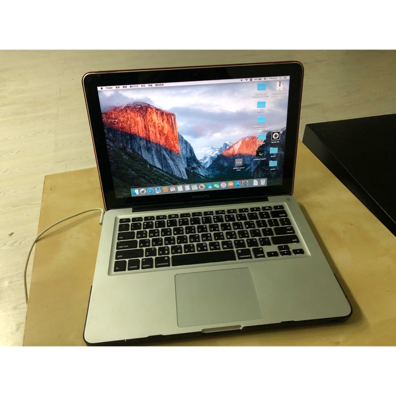 降價搶售macbookpro 13吋 i5  240G ssd固態硬碟  4G ram 外觀功能正常 盒裝在