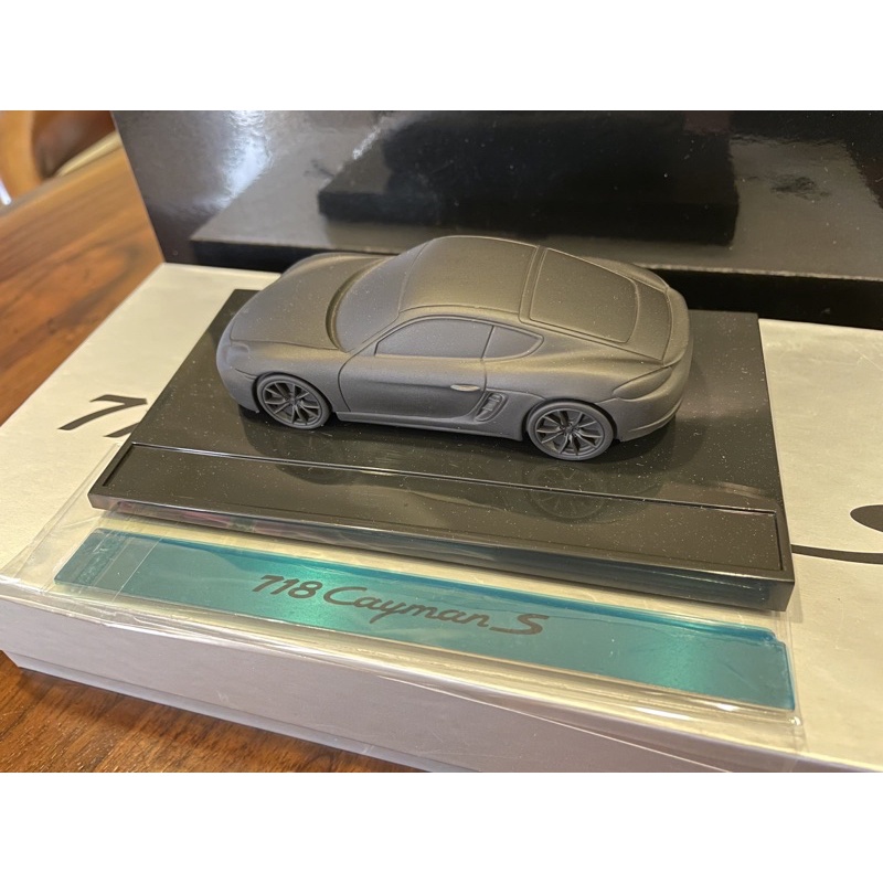 保時捷消光黑Porsche 718 Cayman S限量模型車紙鎮 (玩家必備收藏款)(1:43)