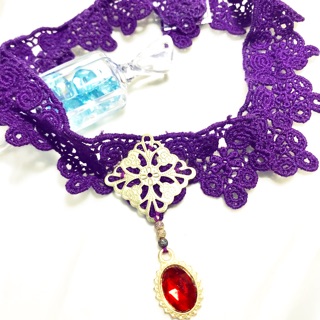 流行飾品日韓風紫羅藍刺繡蕾絲搭金屬雕花墜飾項鍊頸鍊粘貼式童話浪漫情人夢幻愛情婚禮喜宴夜店都會文青學生上班族美少女仙女氣質