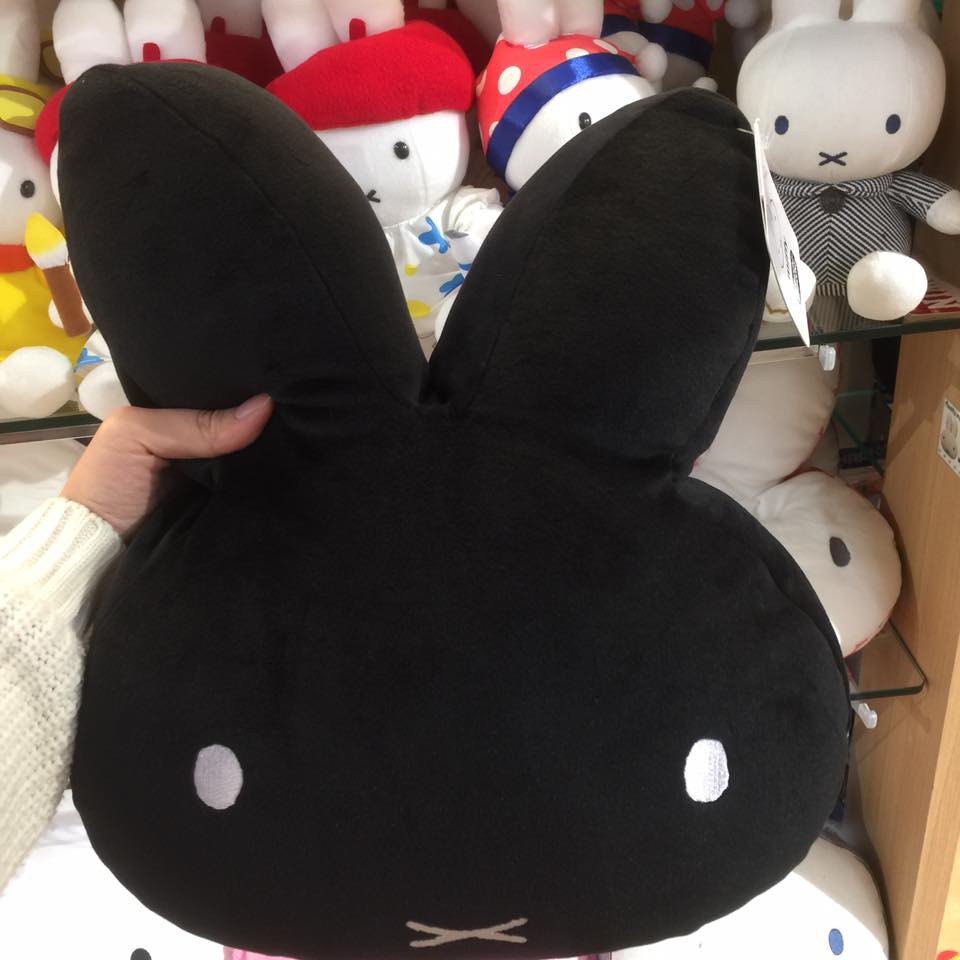 現貨 Mocchi Mocchi 米飛兔米菲兔miffy 兔子臉型抱枕靠枕黑色 蝦皮購物