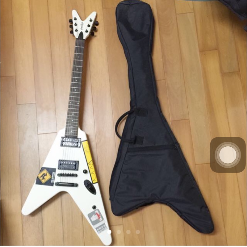 ESP副牌 Grass Roots Fly V 電吉他 白色 功能正常 破音很烈很夠力 原價18000 便宜賣