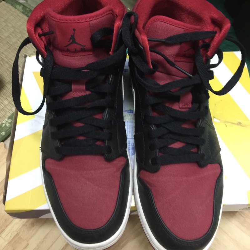 Air Jordan 1 黑紅白經典配色 us11